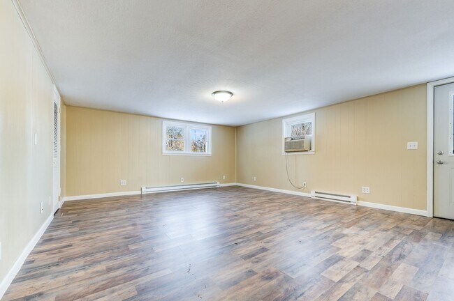 Photo - Spacious Cambridge City Home