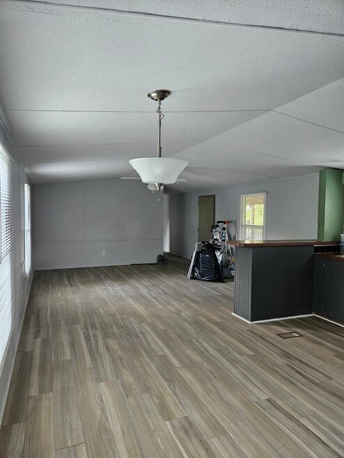 935 Calvert Dr
