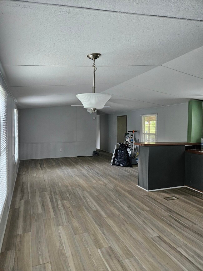 Photo - 935 Calvert Dr