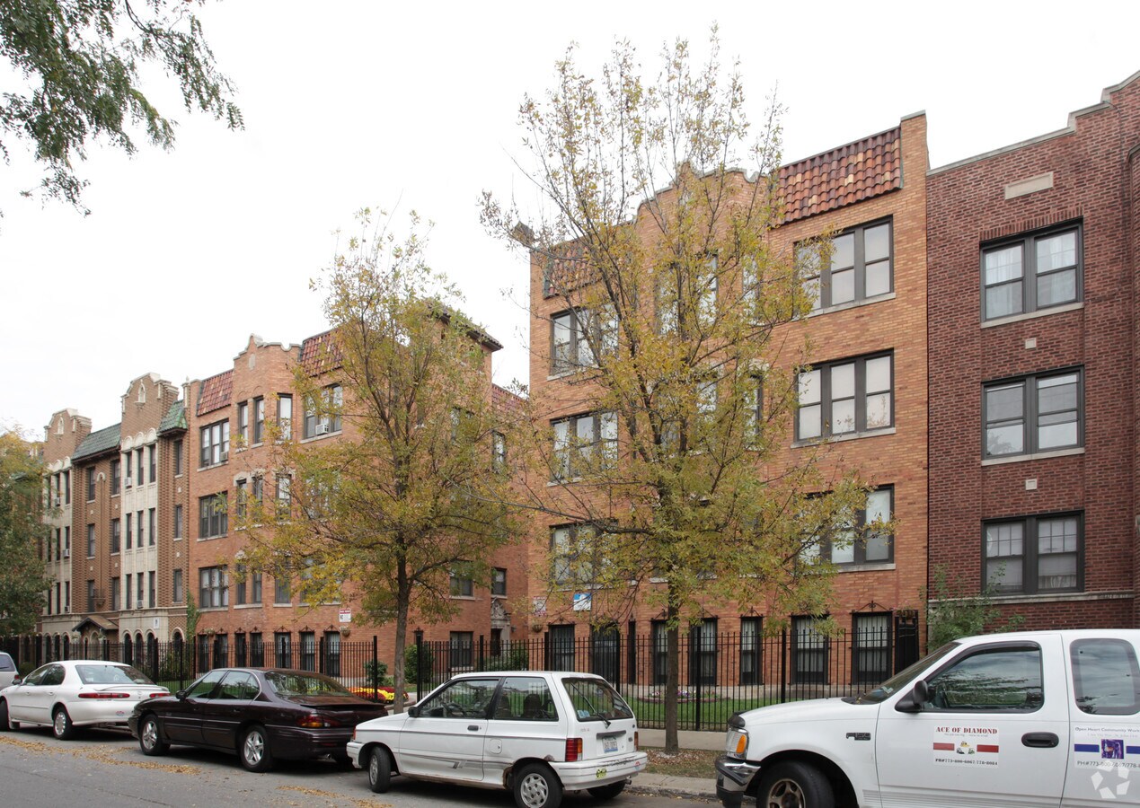 4441 - 4447 S Greenwood Ave - 4441-4447 S Greenwood Ave