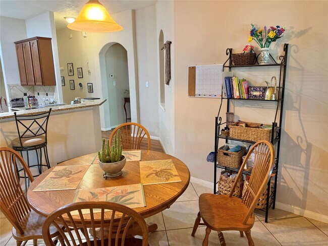 Photo - 1907 Tavish Ln
