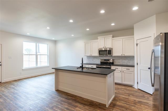 Photo - 8009 Sawdust Trl