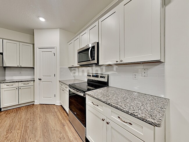 Photo - 3102 Creek Village Ln