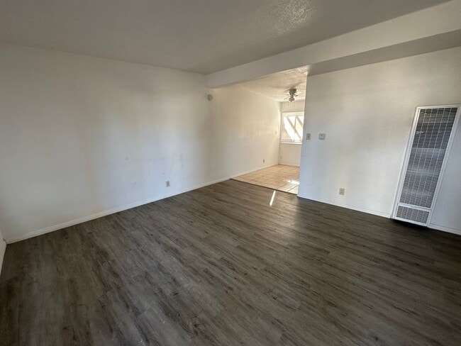 240 Palm Dr
