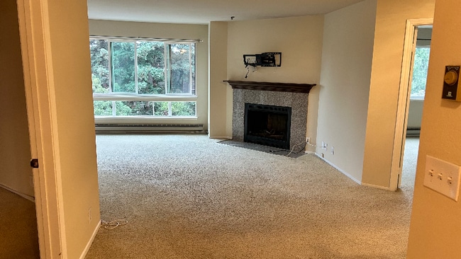 Photo - 1269 Poplar Ave Unit 306