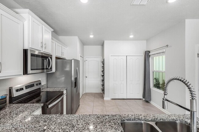 Photo - 262 Talulla Trl