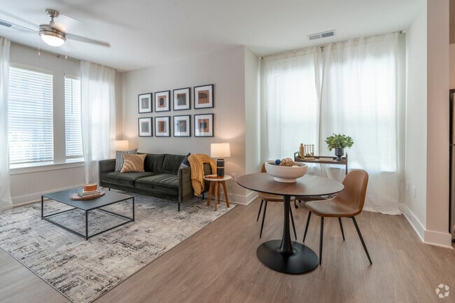 1BD,1BA 828-SF