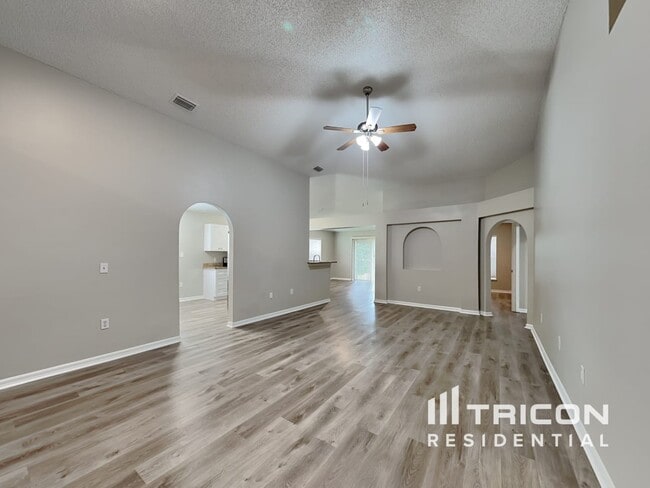 Photo - 649 Doe Cove Pl