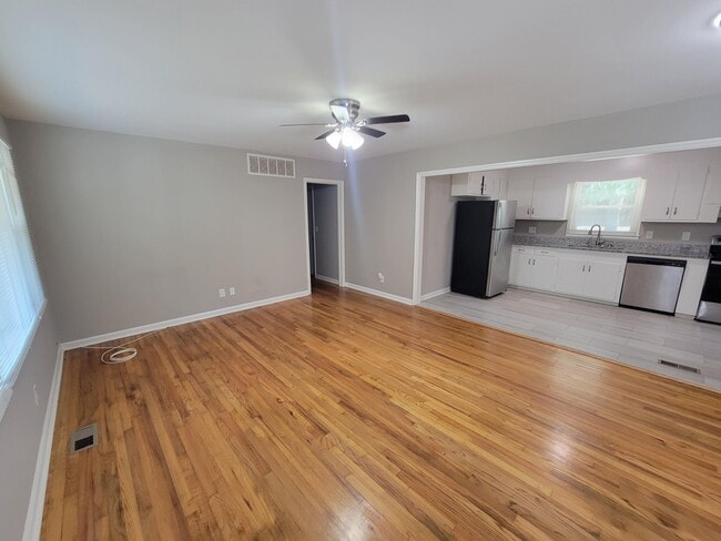 Photo - 3310 Emerson Dr