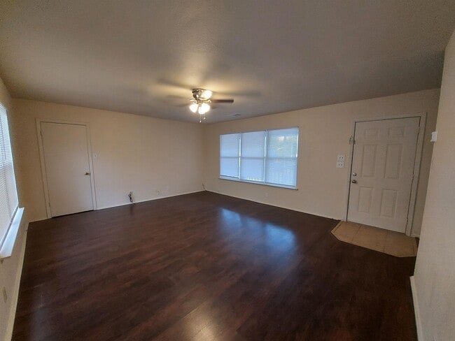 404 Oakhill Dr