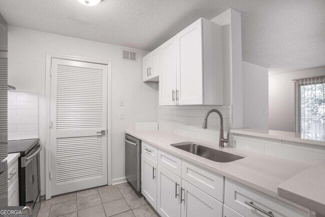 Photo - 432 Granville Ct