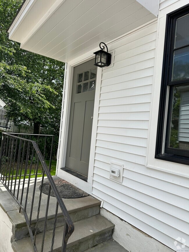 Building Photo - 69 Cos Cob Ave Rental