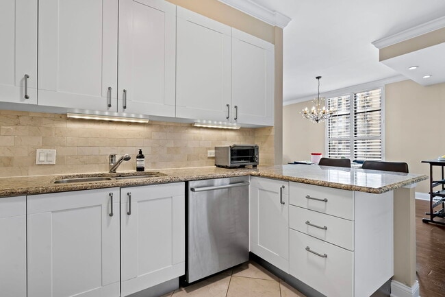 Photo - 744 N Clark St Unit 501