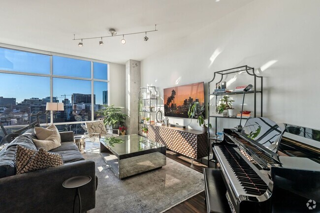 Building Photo - Stunning Terrazzo Condo in the Gulch