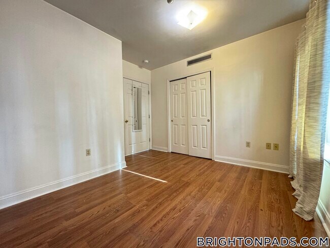 Photo - 8 Glencoe St Unit 1