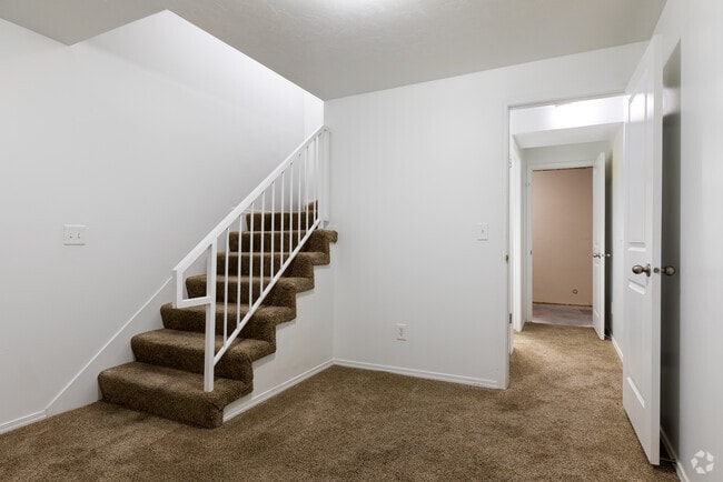 4BR, 3BA - 2,550SF