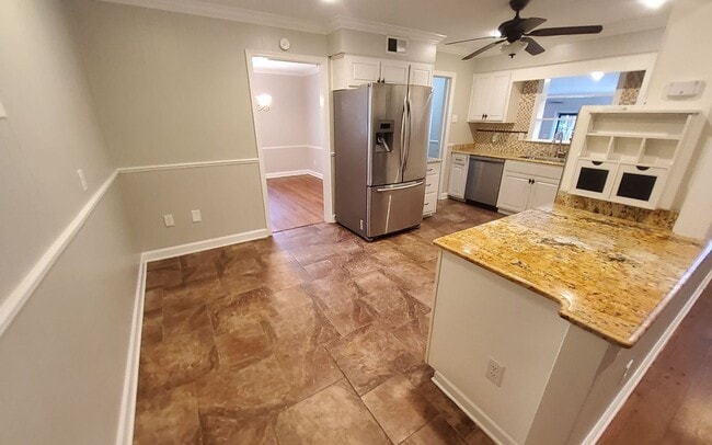 Photo - 1264 Yorkshire Dr