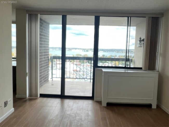 Photo - 2 Bay Club Dr Unidad 19Y