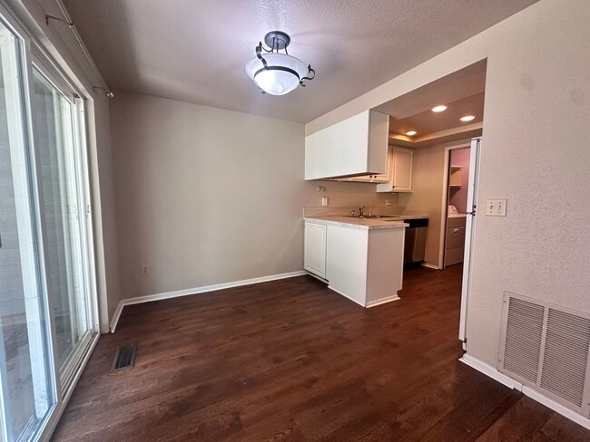 Photo - Charming Bellevue Rental – Available May 1st!