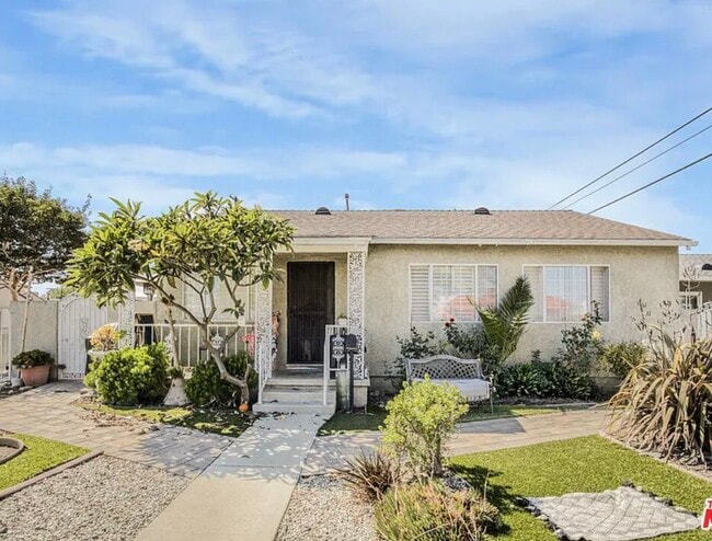 Building Photo - 14623 Roxton Ave Unit A