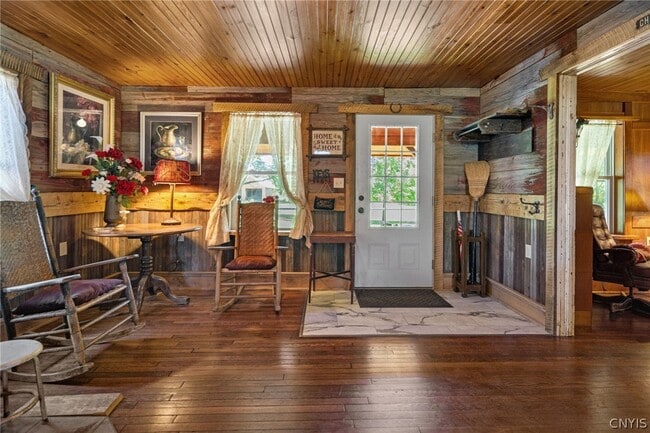 Photo - 1818 Benson Rd