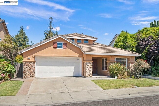 38806 Litchfield Cir