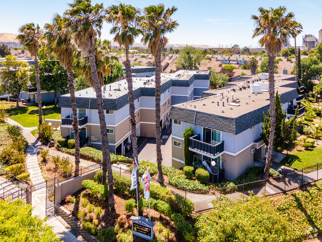 Building Photo - Marina Heights Rental