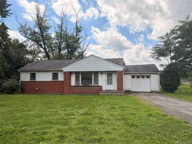 Photo - 571 Temple Hill Rd