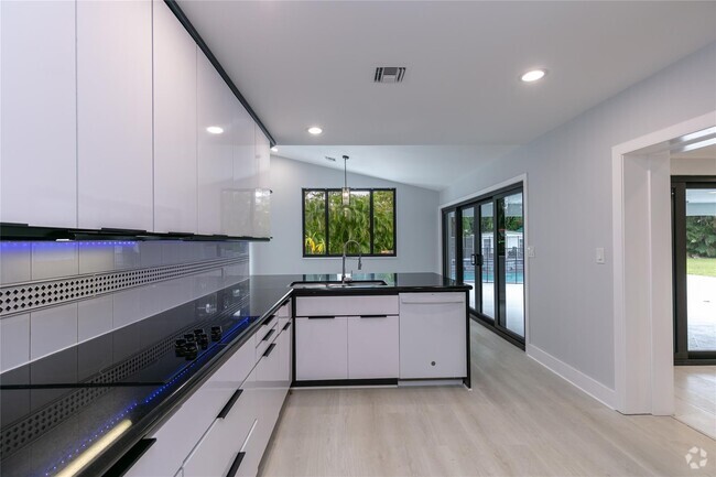 Building Photo - 13401 SW 83rd Ave Rental