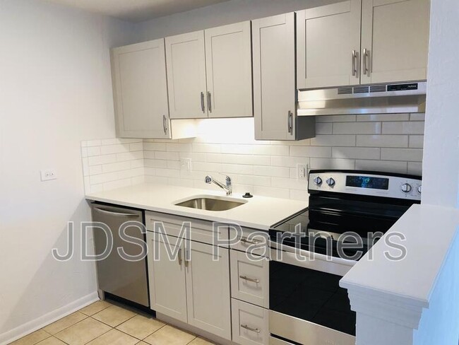 Building Photo - 1415 N Pearl St Unit 302 Rental