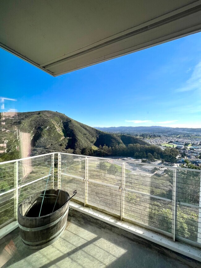 Photo - 685 Mountain View Dr