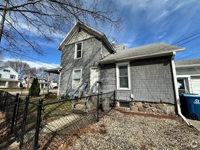 Building Photo - 482 Capital Ave NE Unit #1 (lower) Rental
