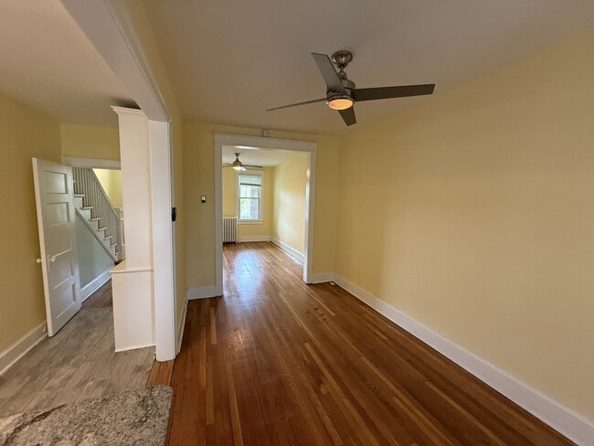 Photo - 1128 Neal St NE