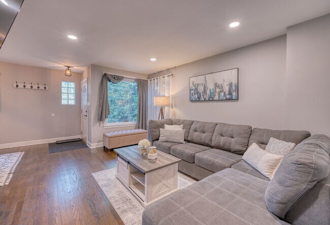 Photo - 6730 W Devon Ave