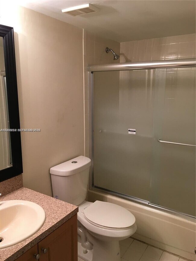 Photo - 8580 SW 212th St Unidad 307
