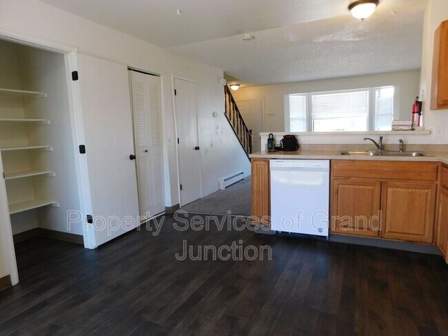 Photo - 3245 Downey Ct Unit 3