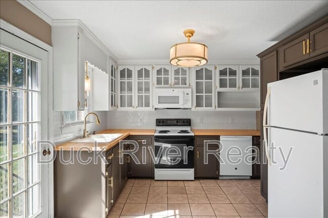 Photo - 209 Hampton Rd