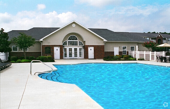 Building Photo - Legacy at Cross Creek Rental