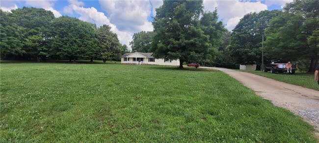 Photo - 2963 Avery Rd