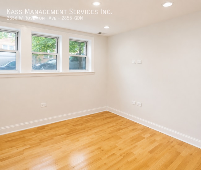 Photo - 2856 W Rosemont Ave Unidad 2856-GDN