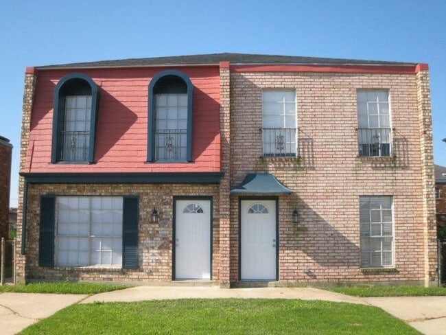 Building Photo - 8532 Deerfield Dr Unit 8534 Deerfield Dr.