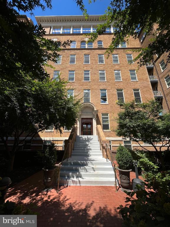 Photo - 2425 L St NW Unidad 215