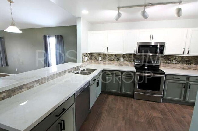 Photo - 16755 W Desert Bloom St