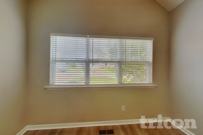 1638 Zurich Dr
