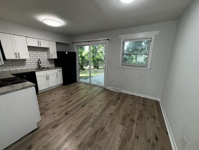Photo - Newly renovated 2-bedroom, 1-bath duplex in Charlotte Located just minutes from NoDa, Plaza Midwo...