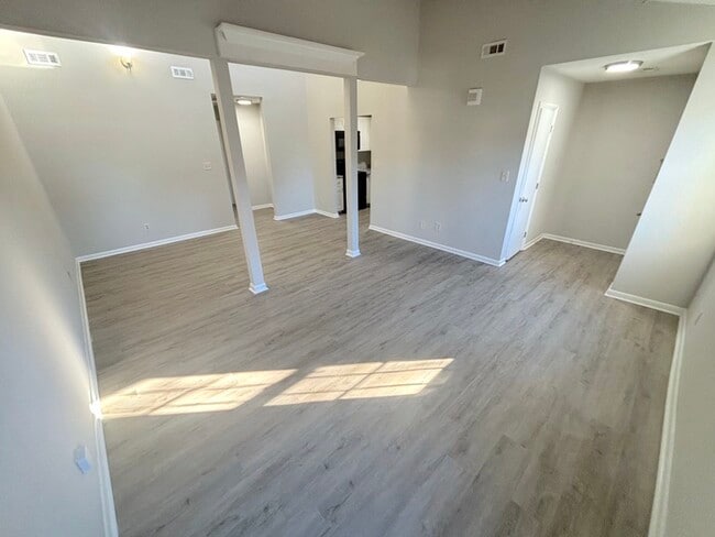 Photo - UPDATED 2BED/1BATH TOWNHOME IN TOWN CENTER VIRGINIA BEACH!!!!!