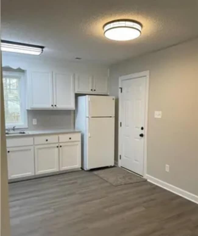 Photo - 60 Southbrook Dr