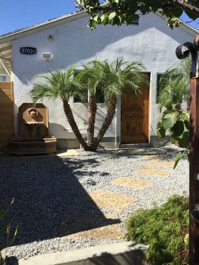 Photo - Gorgeous Guest house, with1 Bedroom and 1 Bathroom,  Hawthorne.