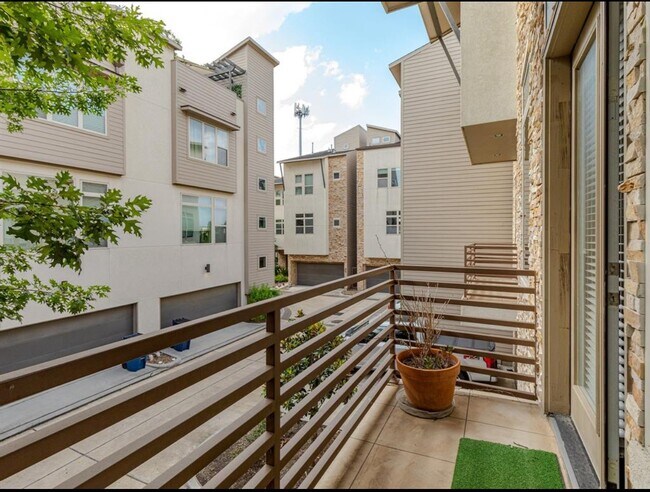 Photo - 1441 Wagner St