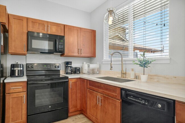 Photo - 724 Kakala St